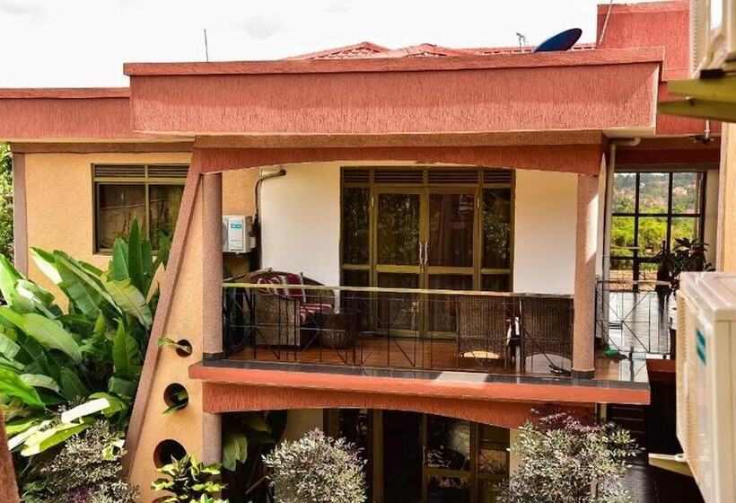 Four Vins Hotel & Apartments