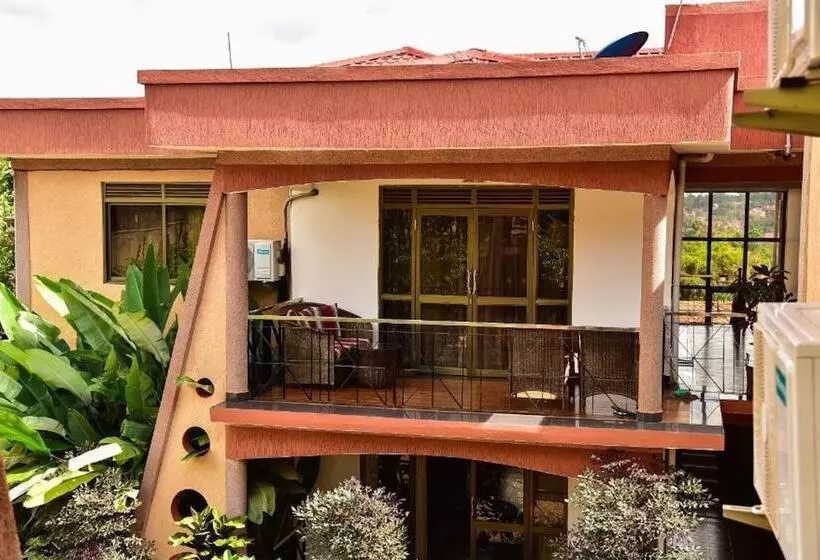 Four Vins Hotel & Apartments