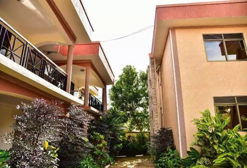 Four Vins Hotel & Apartments