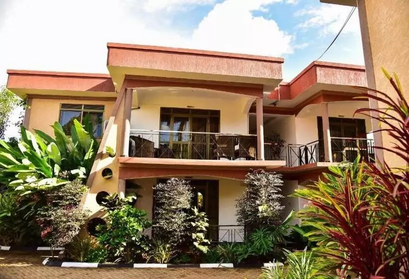 Four Vins Hotel & Apartments