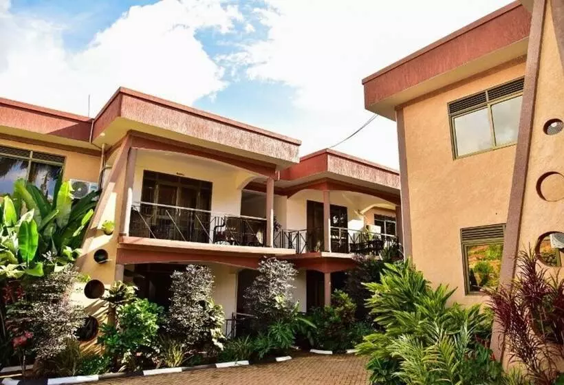 Four Vins Hotel & Apartments