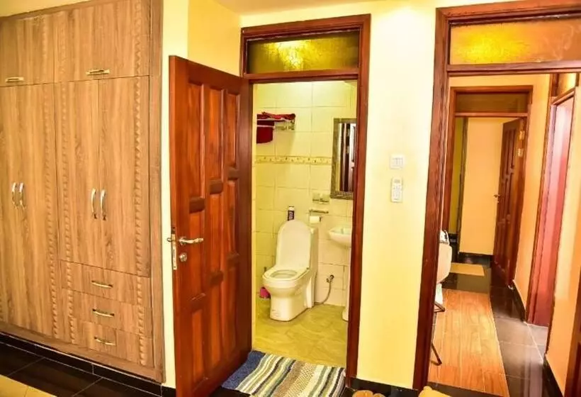 Four Vins Hotel & Apartments