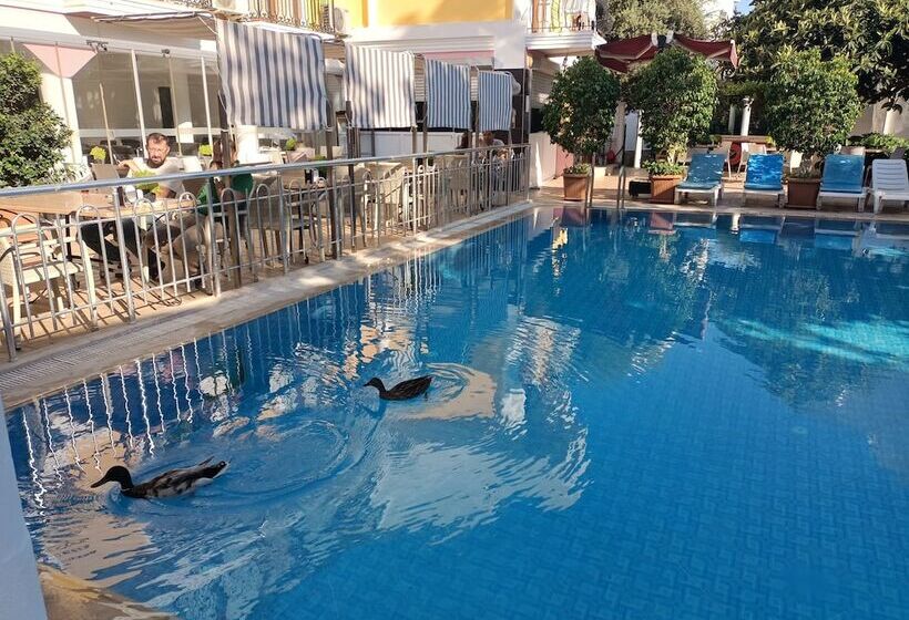 هتل Barlas Fethiye