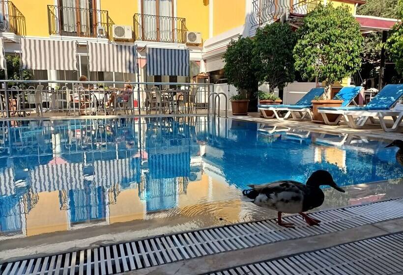 هتل Barlas Fethiye