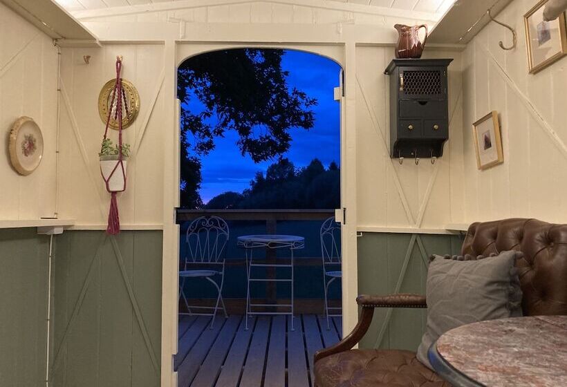 فندق Original Roadsmans Wagon, With Breathtaking Views