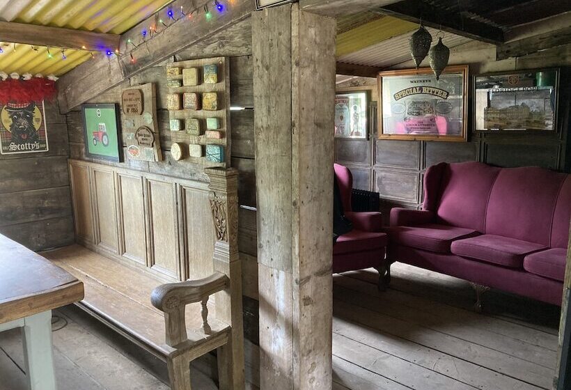 فندق Original Roadsmans Wagon, With Breathtaking Views