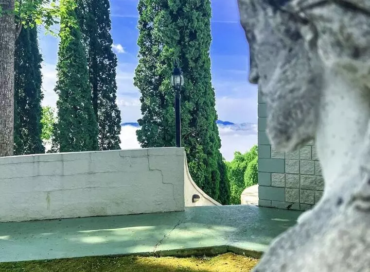 Hotelli Smithmore Castle