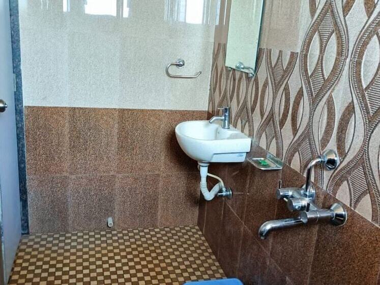 Отель Surabhi Hill View