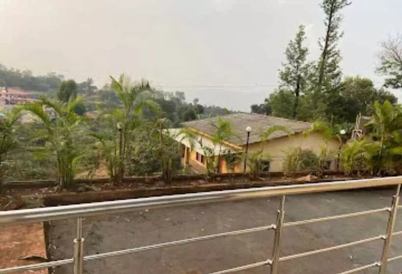 ホテル Surabhi Hill View