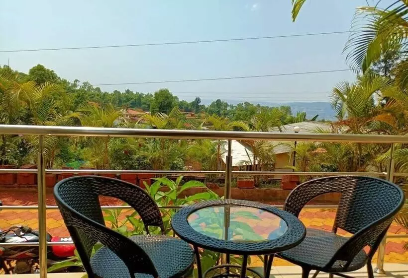 ホテル Surabhi Hill View