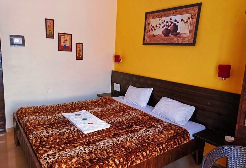 Отель Surabhi Hill View