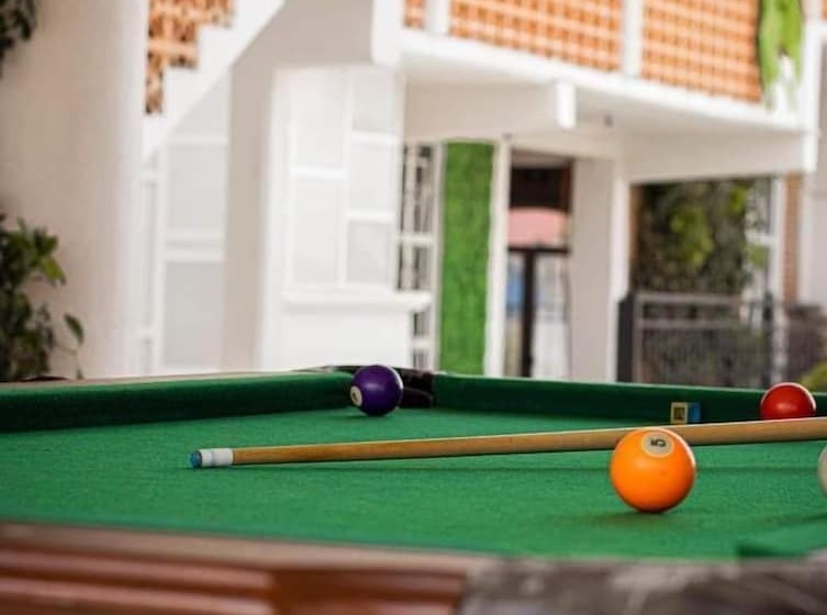 Отель Tonall Inn