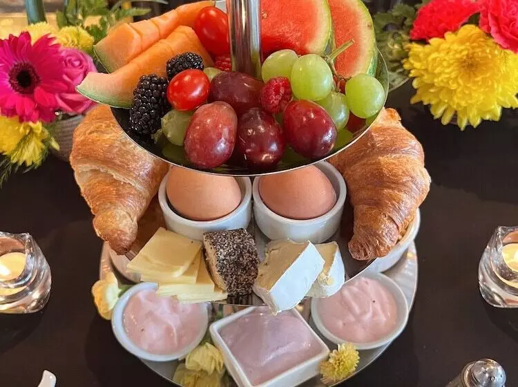 Hotelli Woodstone Manor Inc