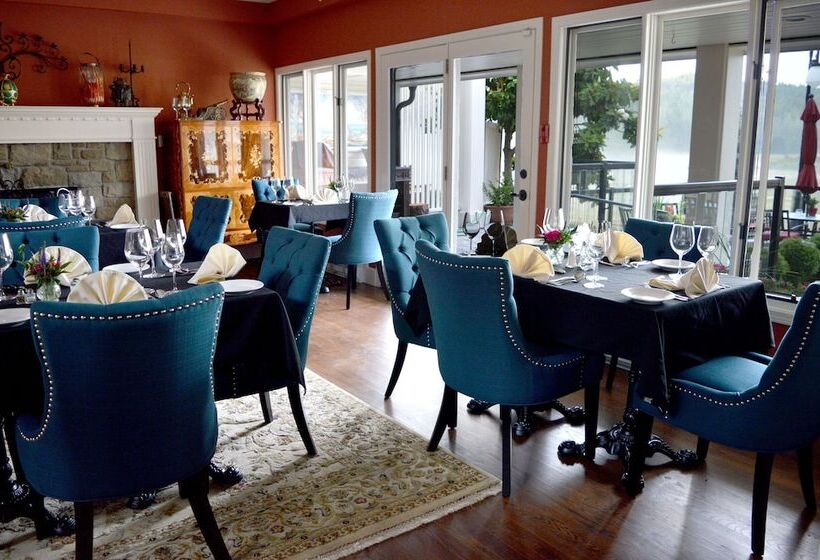 בית מלון כפרי Woodstone Manor Inc