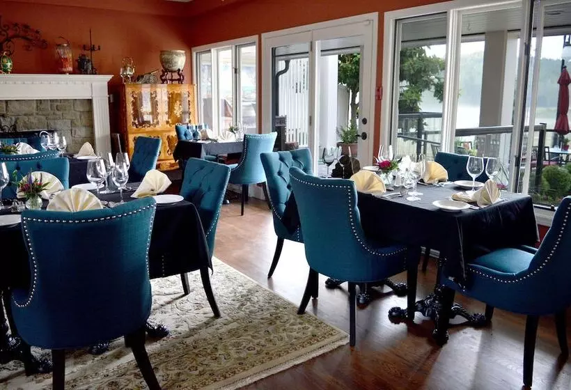 Hotelli Woodstone Manor Inc