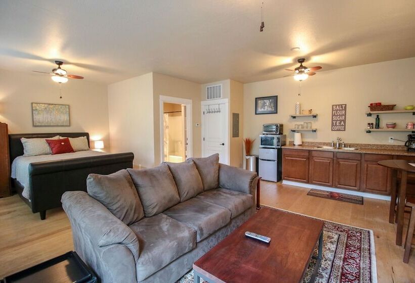 Jacksonville Towne Square