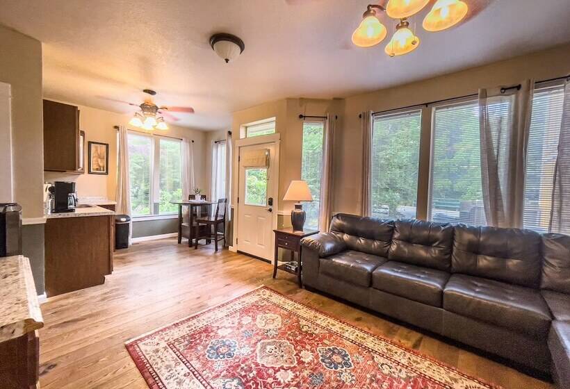 Jacksonville Towne Square