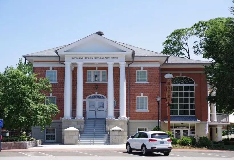 James Pharmacy Bed And Breakfast