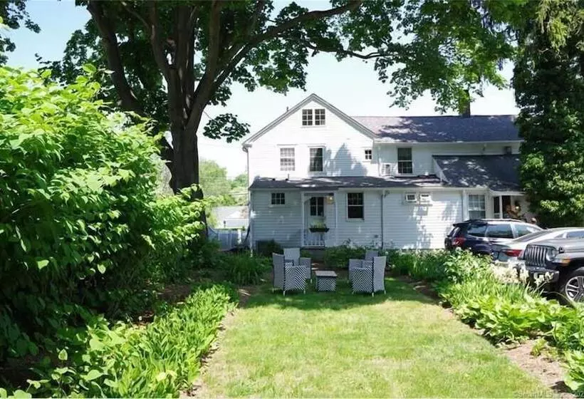 James Pharmacy Bed And Breakfast