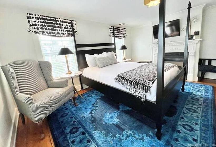 James Pharmacy Bed And Breakfast