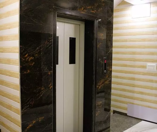 Maruti Group Of Hotels   Hotel Shri Naman