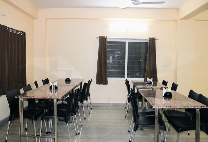 Maruti Group Of Hotels   Hotel Shri Naman