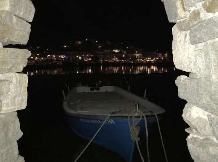 פנסיון Kamara Rooms In Naousa