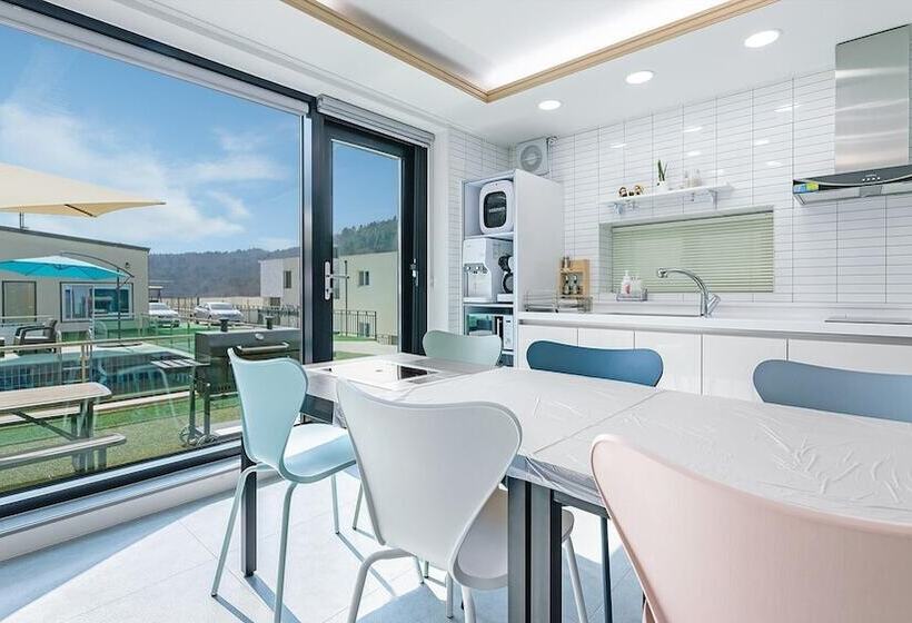 펜션 Gapyeong Staykidspoolvilla