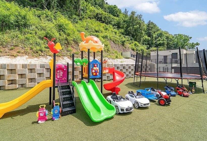 펜션 Gapyeong Staykidspoolvilla