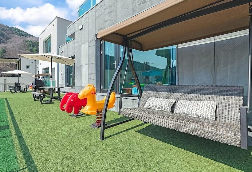 펜션 Gapyeong Staykidspoolvilla