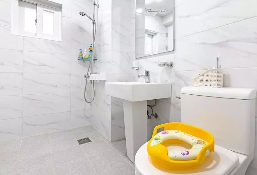 Majatalo Gapyeong Staykidspoolvilla