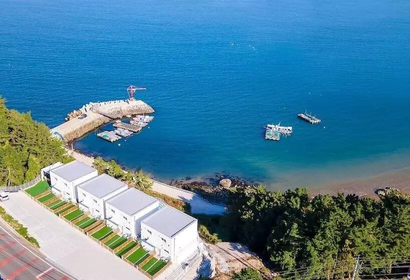 پانسیون Yeosu Nukim Poolvilla