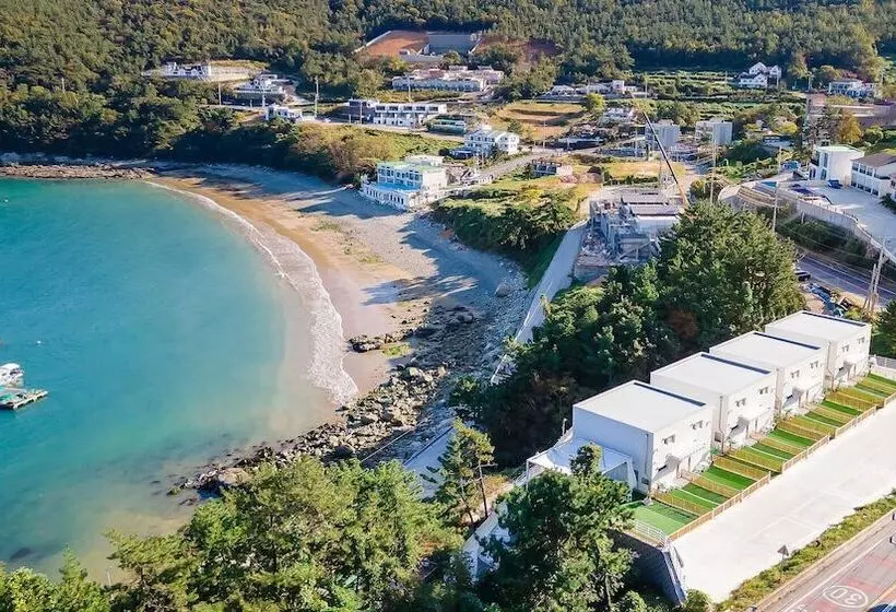 پانسیون Yeosu Nukim Poolvilla