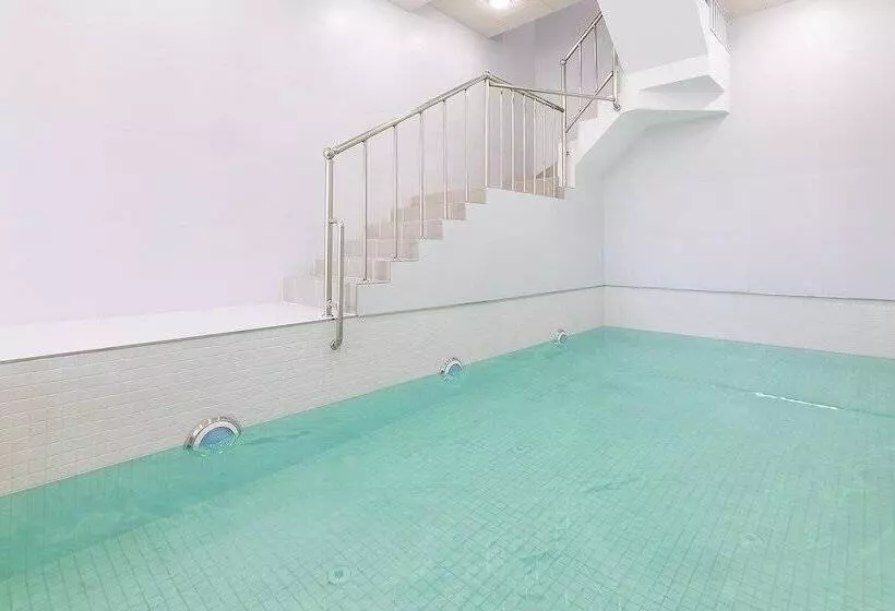 پانسیون Yeosu Nukim Poolvilla