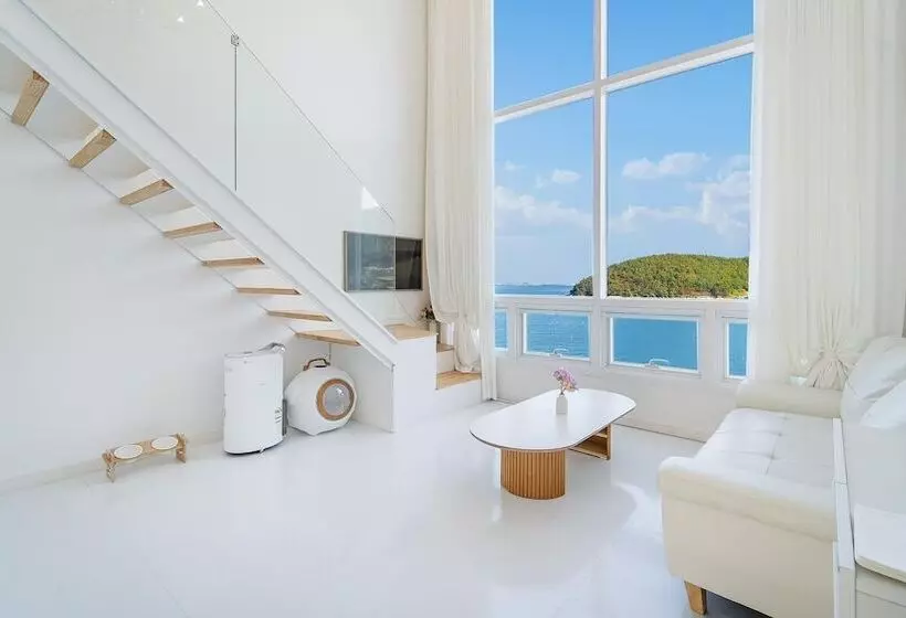 پانسیون Yeosu Nukim Poolvilla