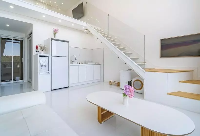 پانسیون Yeosu Nukim Poolvilla