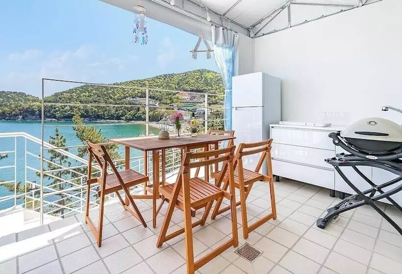 پانسیون Yeosu Nukim Poolvilla