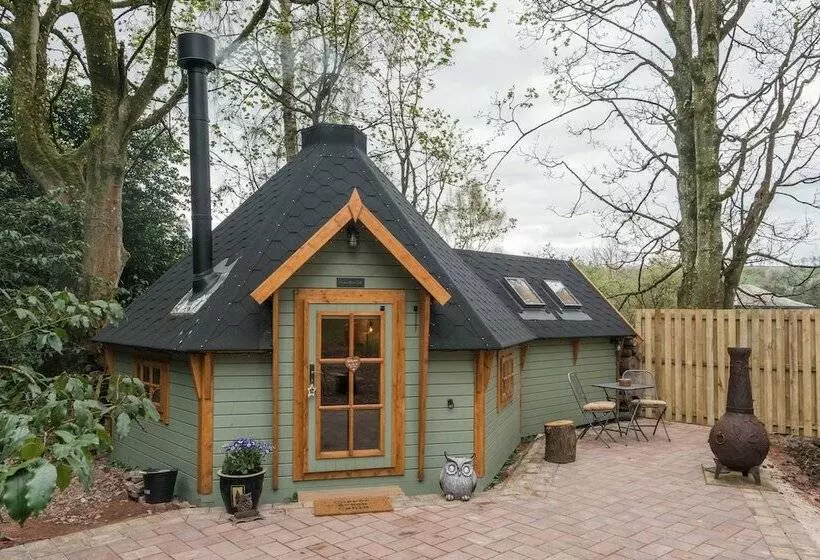Copper Beech Cabin For Couples, Outdoor Bath