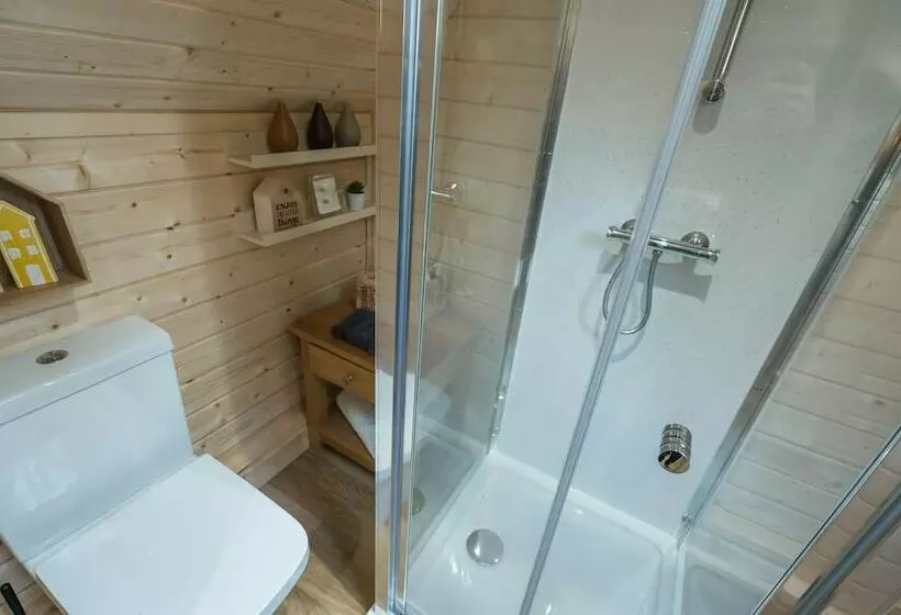 Copper Beech Cabin For Couples, Outdoor Bath