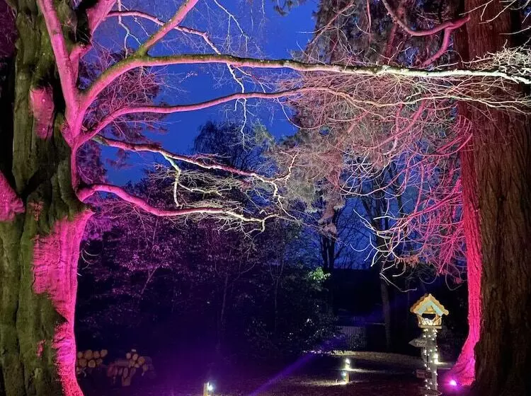 Copper Beech Cabin For Couples, Outdoor Bath