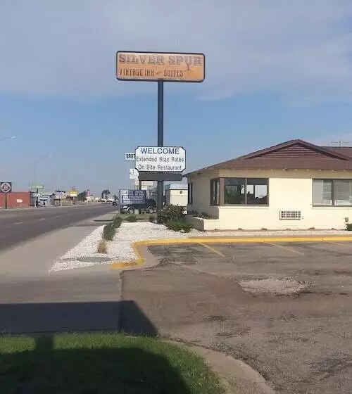 Silver Spur Vintage Inn & Suites