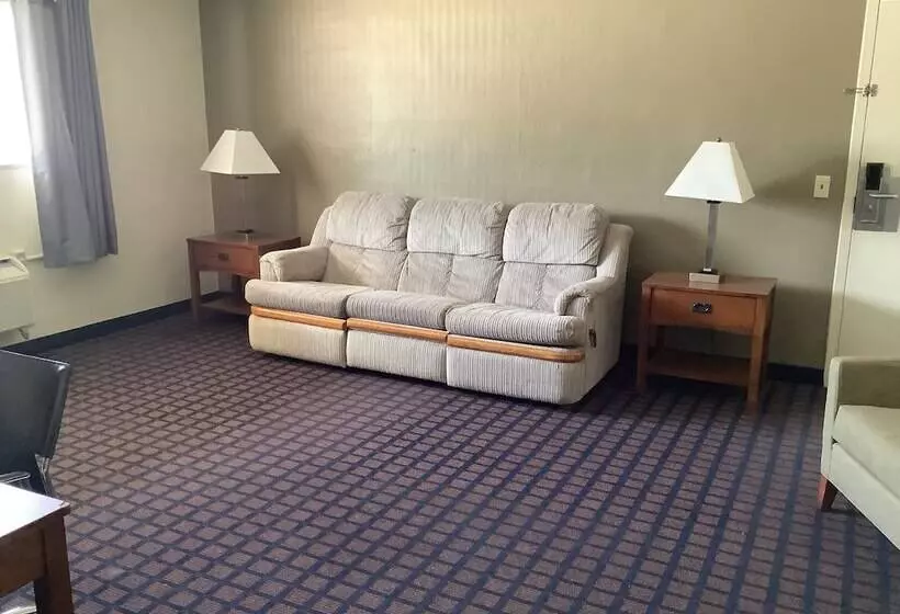 Silver Spur Vintage Inn & Suites