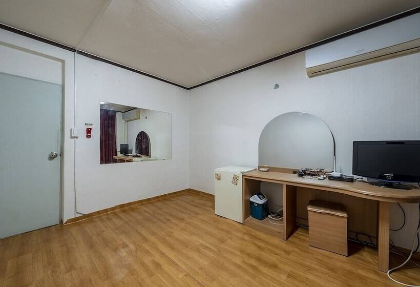 Chuncheon Daesung Motel