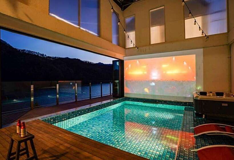 Gapyeong Junghwa Yeogak Pension