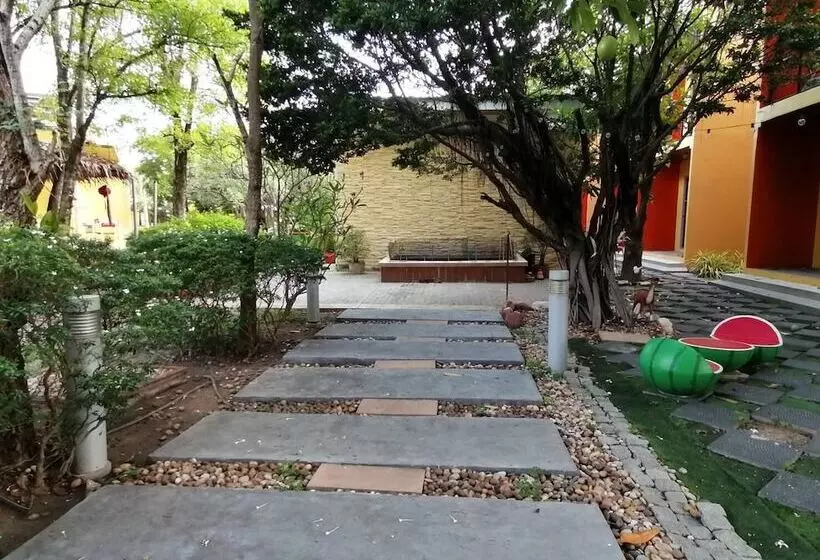 Hotelli Bangkok Grand Resort