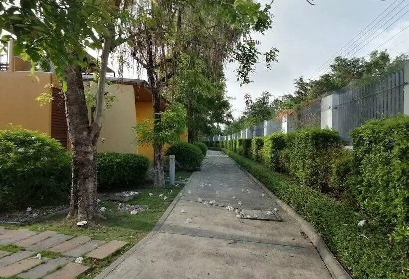 Hotelli Bangkok Grand Resort