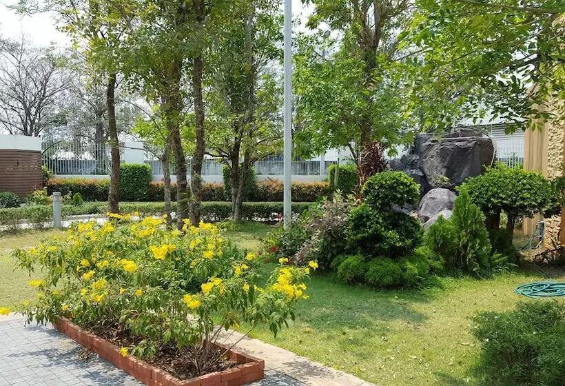 Hotelli Bangkok Grand Resort