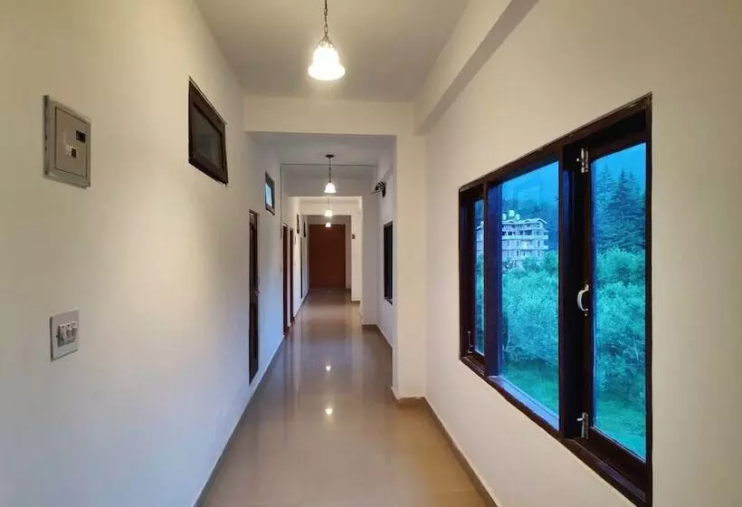 Hotelli Celebriti By Aransh Group