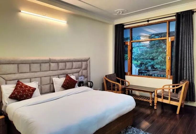 Hotelli Celebriti By Aransh Group