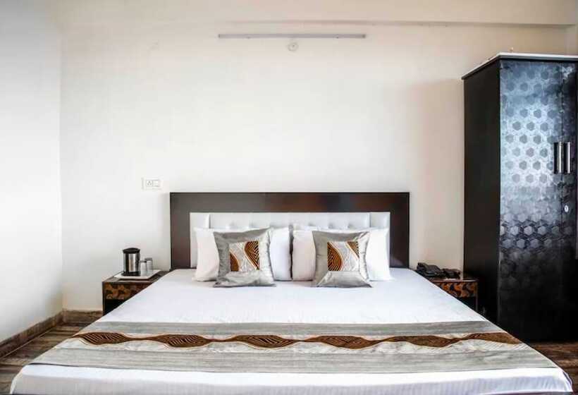 فندق Goroomgo Chandwick View Shimla